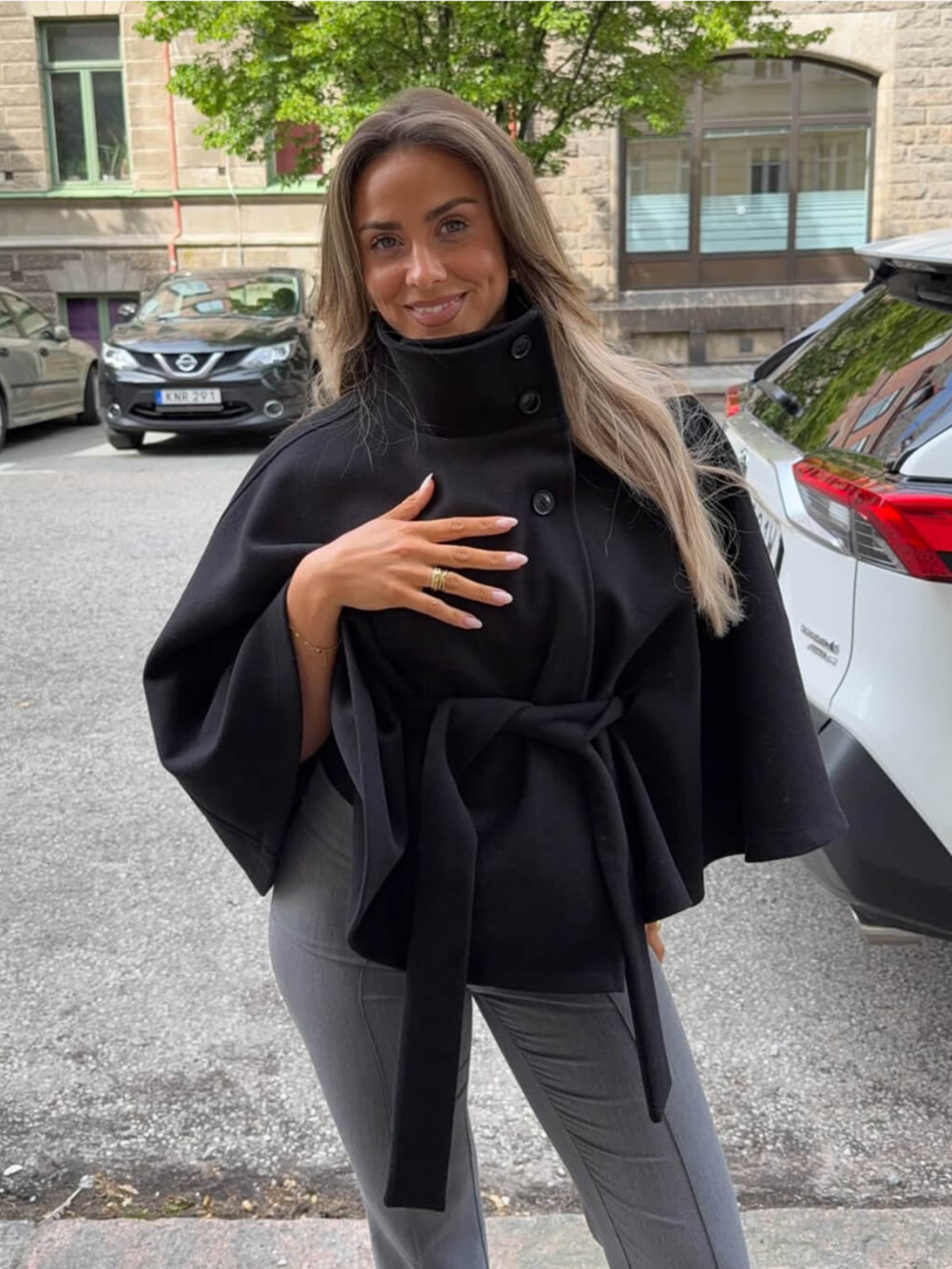 Sabella | Elegant Cape Coat