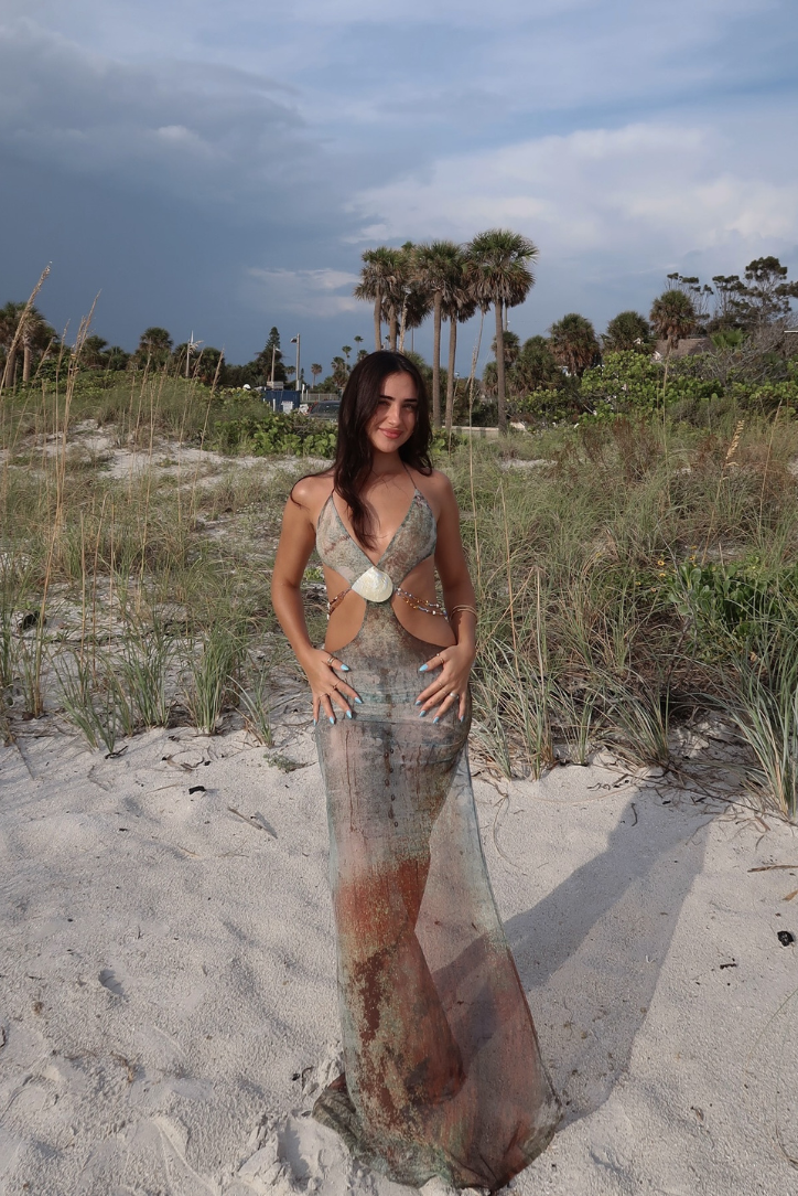 Reese | Elegant Maxi Dress with Shell Waist Cutouts
