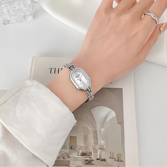 Vevina | Elegant Oval Time Display