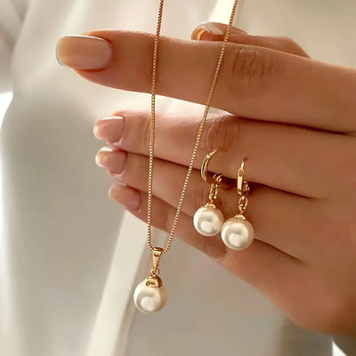 Leofwyn | Gold Pearl Dangle Jewelry Set