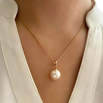 Leofwyn | Gold Pearl Dangle Jewelry Set