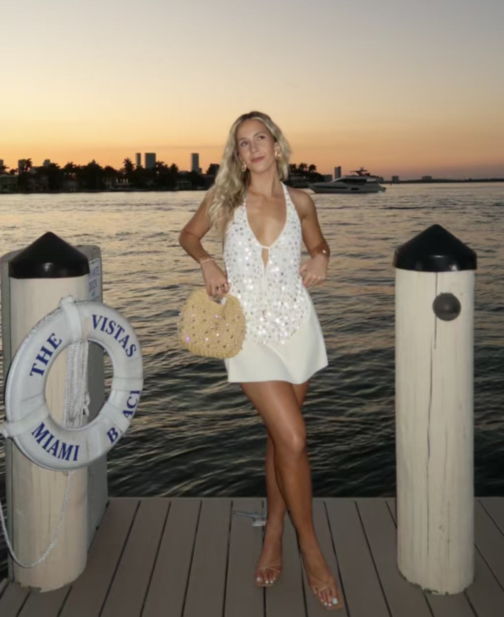 Della | Sleeveless Halter Top