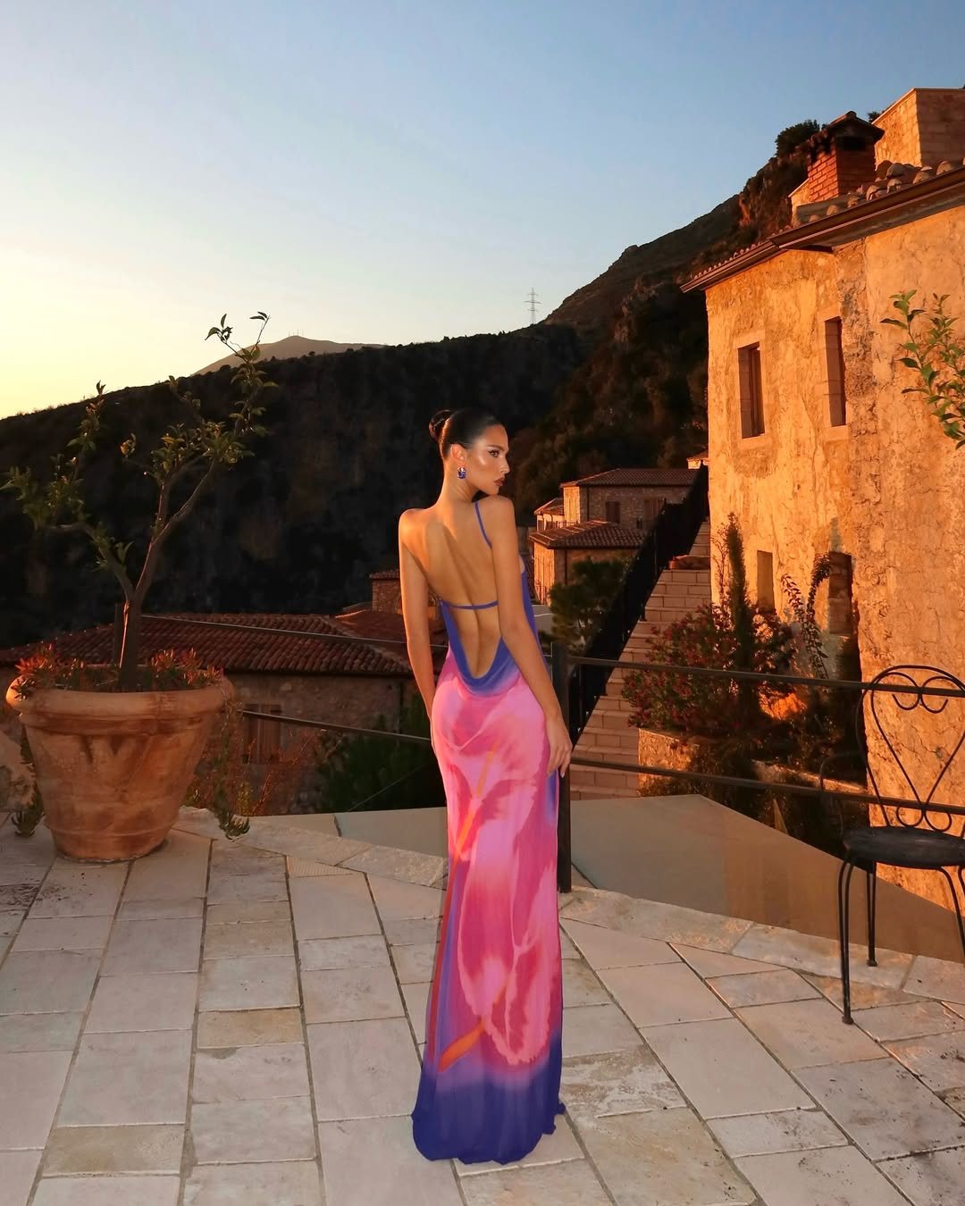 Eulalia | Smart Backless Printed Maxi Dress
