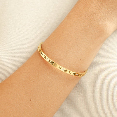 Wilmara | Roman Numeral Bracelet