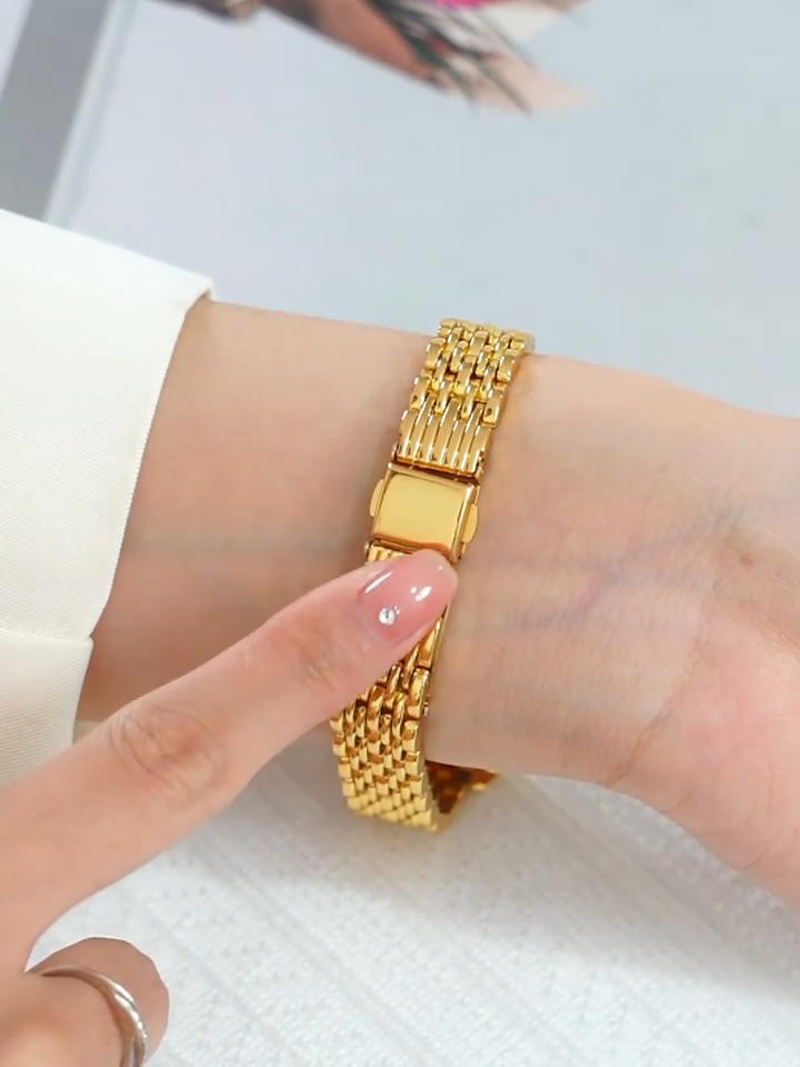 Vilda | Classic Gold Link Watch